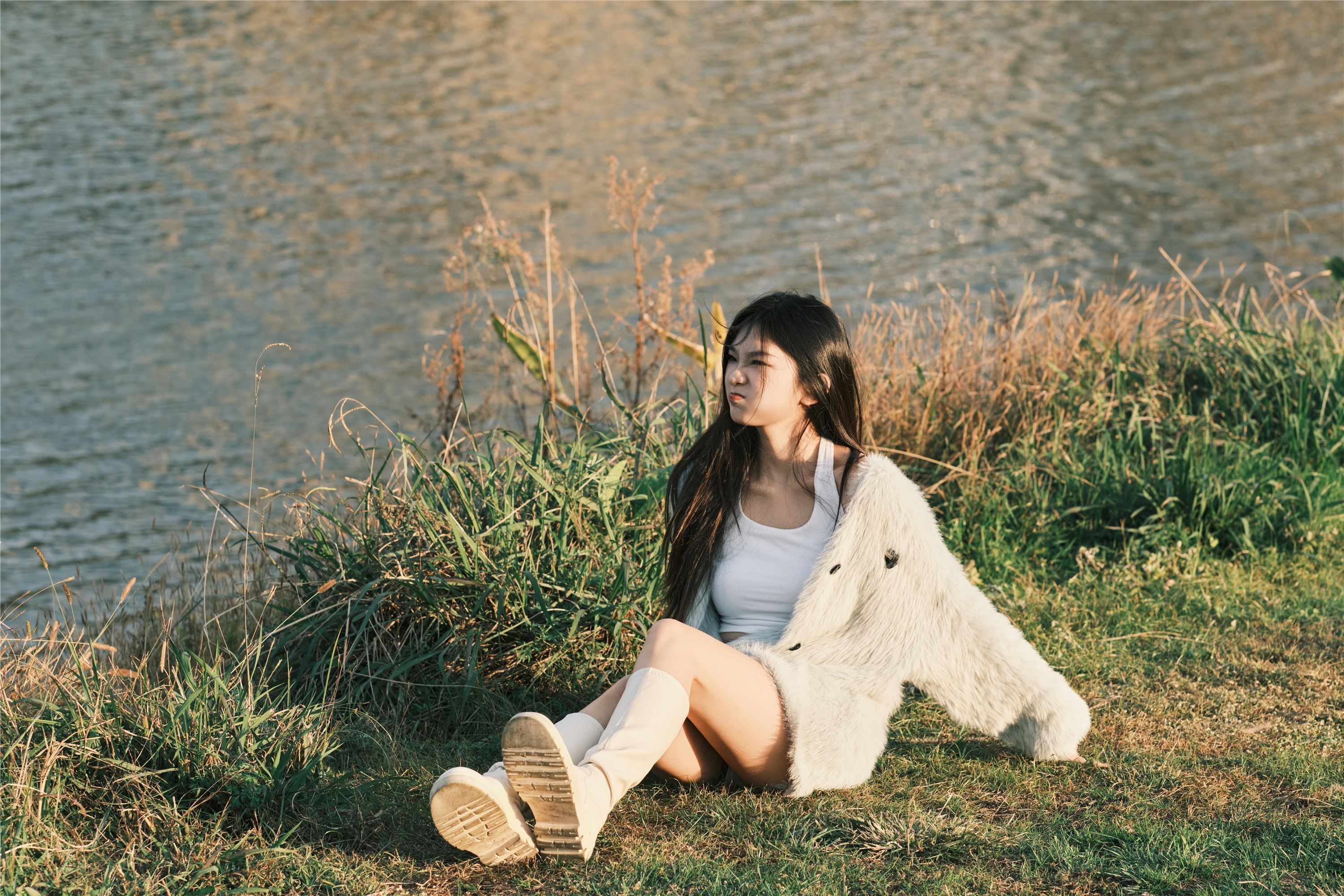 YITUYU艺图语 2025.01.03 湖边 一只狸猫